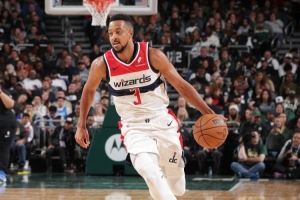 灾难！麦科勒姆10投仅1中拿到3分4助 三分4中0