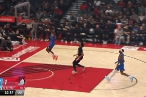 先声夺人！华莱士抢断反击飞身暴扣 雷霆开场9-1打停开拓者