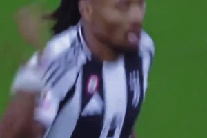 悲情的抗癌斗士！人们总想听年少有为的故事，却总有老兵在......