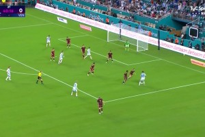 我太难了😩！劳塔罗门前三连击不进